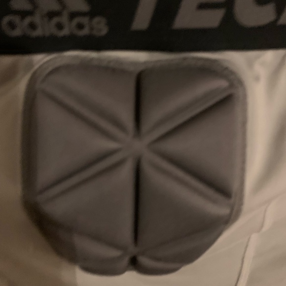Adidas Techfit Smash 5-Pad Girdle, Mens Football Girdle, 2XL, Like New - Picture 5 of 10